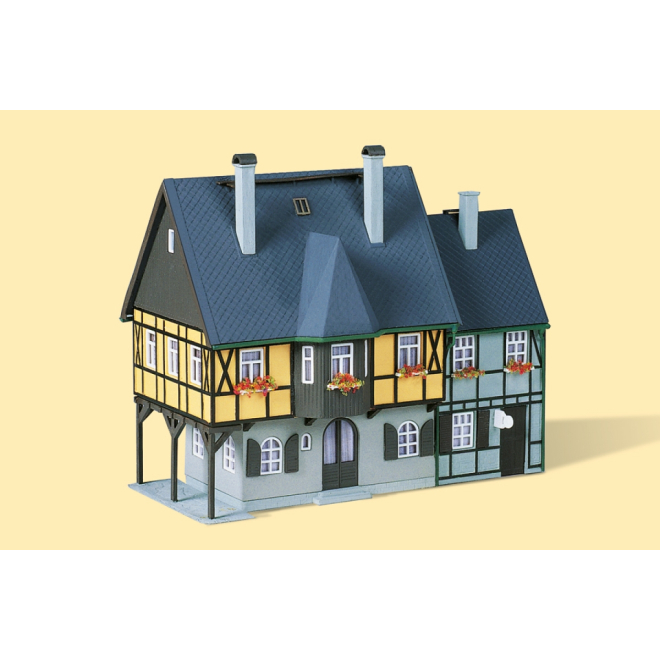 Auhagen H0 / TT 12343 Wohnhaus Bahnhofstraße 1