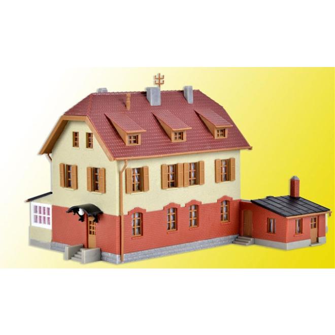 Kibri N 37114 Gasthaus zur Eisenbahn mit Biergarten