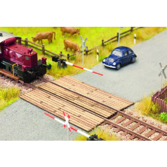 NOCH H0 14305 Bahnübergang Holzbohlen, Laser-Cut 5,6 x 8,0 cm