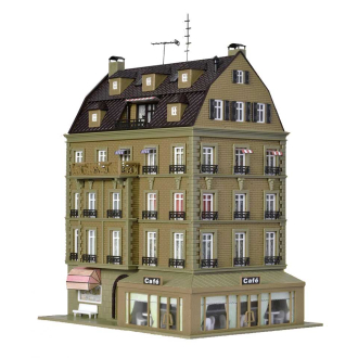 Vollmer H0 43783 Café mit Inneneinrichtung und LED-Beleuchtung,