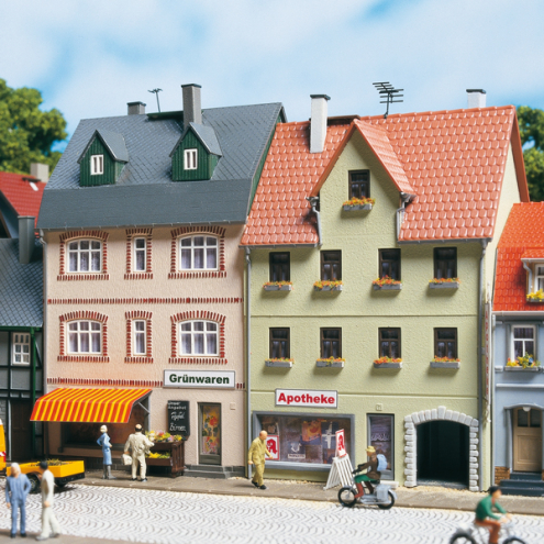 Auhagen H0 / TT 12345 Wohnhäuser Bahnhofstraße 5/7