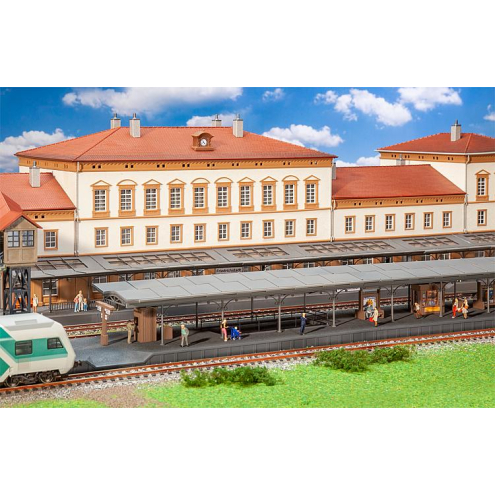 Faller H0 120105 Bahnsteig Friedrichstadt