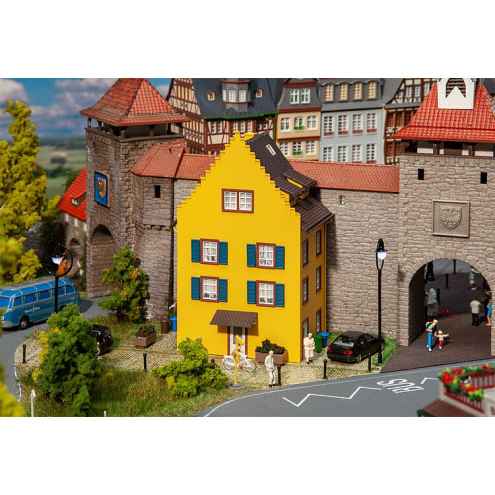 Faller H0 130709 Reihenendhaus Kleinstadt