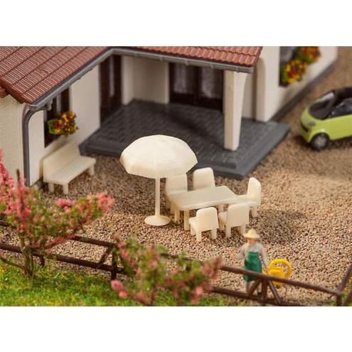 Faller N 272905 Tische, Stühle, Sonnenschirme