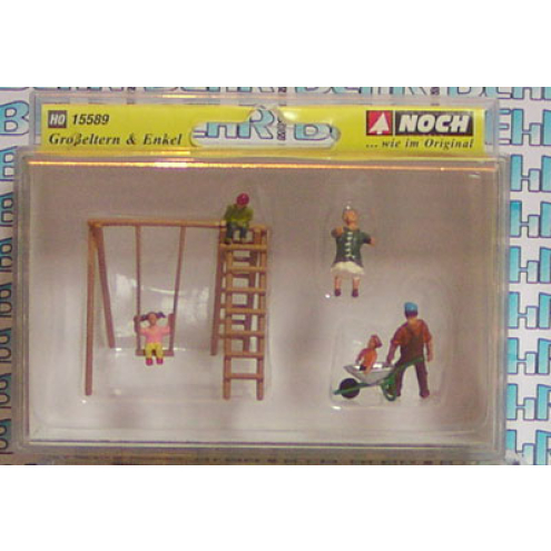 Noch H0 15589 Großeltern & Enkel