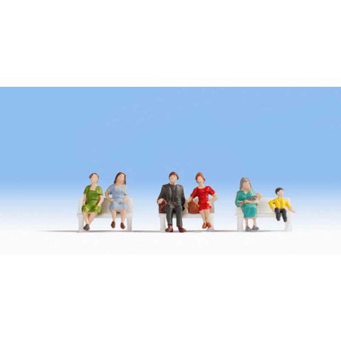 Noch H0 18131 Sitzende