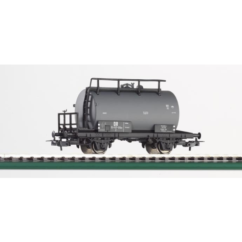 Piko Hobby H0 57715 2-achsiger Kesselwagen DR Ep. III