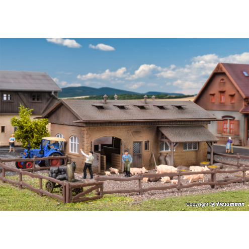 Vollmer H0 43740 Schweinestall mit Schweinen und Zaun