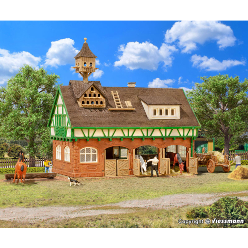 Vollmer H0 43726 Stall mit Taubenschlag und Pferdeboxen m. abnehmbaren Dach